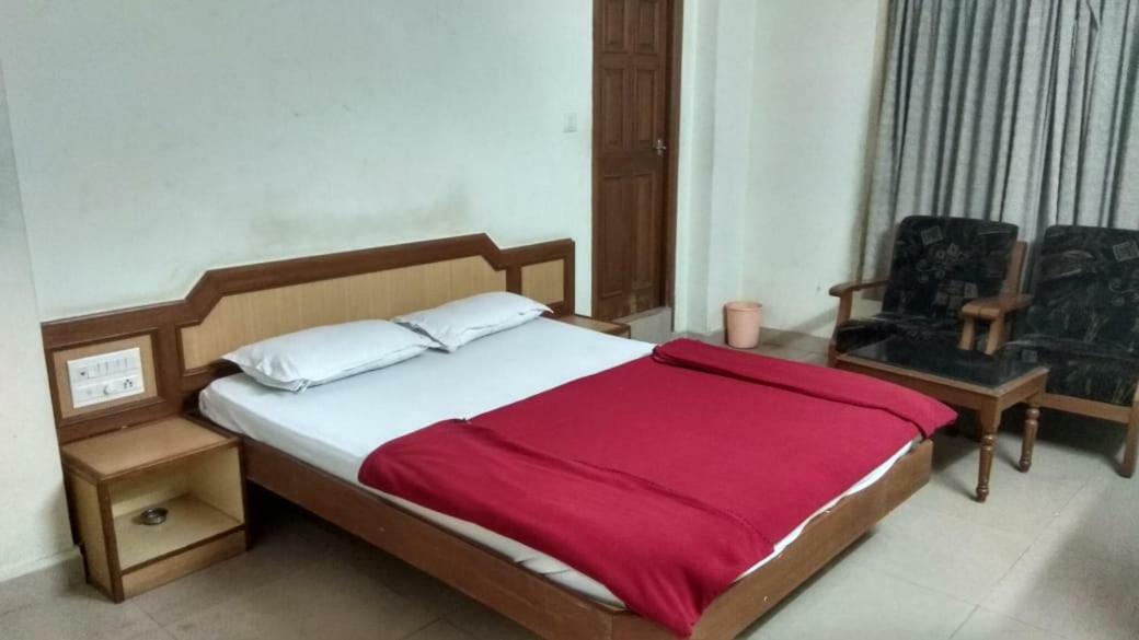 Mg Palace Lodge Shimoga Eksteriør billede